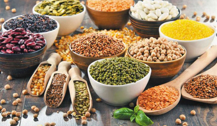 Ngũ cốc nguyên hạt: Giúp kiểm soát đường huyết và giảm mỡ.